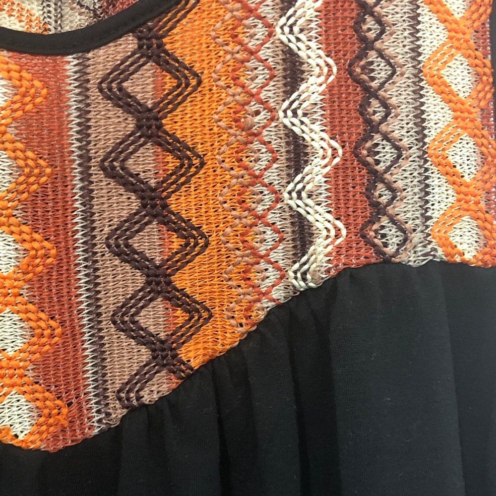 Chic Black and Orange Patterned Tank Top - Picture 3 of 4